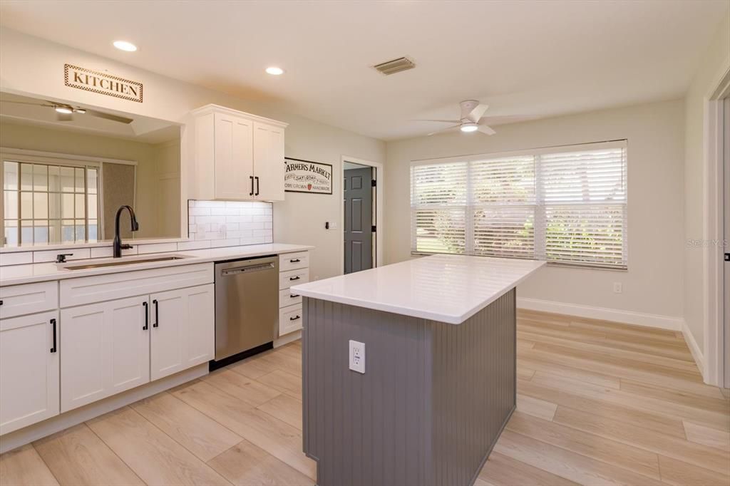 For Sale: $449,000 (3 beds, 2 baths, 1915 Square Feet)
