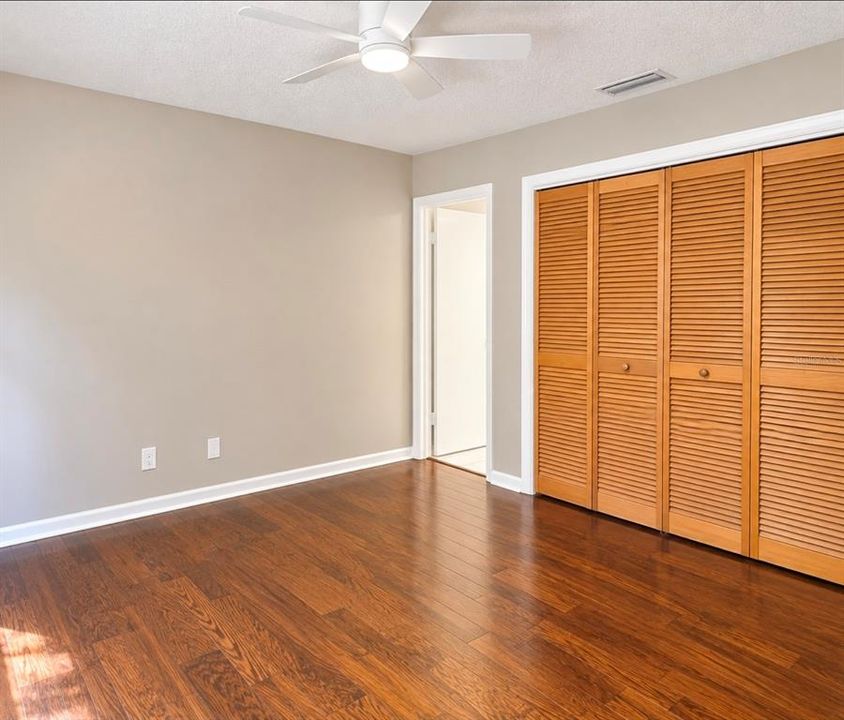 En Venta: $229,000 (3 camas, 3 baños, 2021 Pies cuadrados)