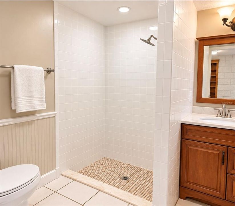 En Venta: $229,000 (3 camas, 3 baños, 2021 Pies cuadrados)
