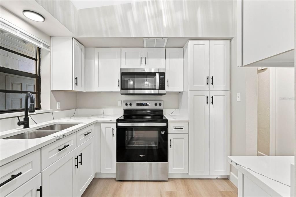En Venta: $339,900 (3 camas, 1 baños, 988 Pies cuadrados)