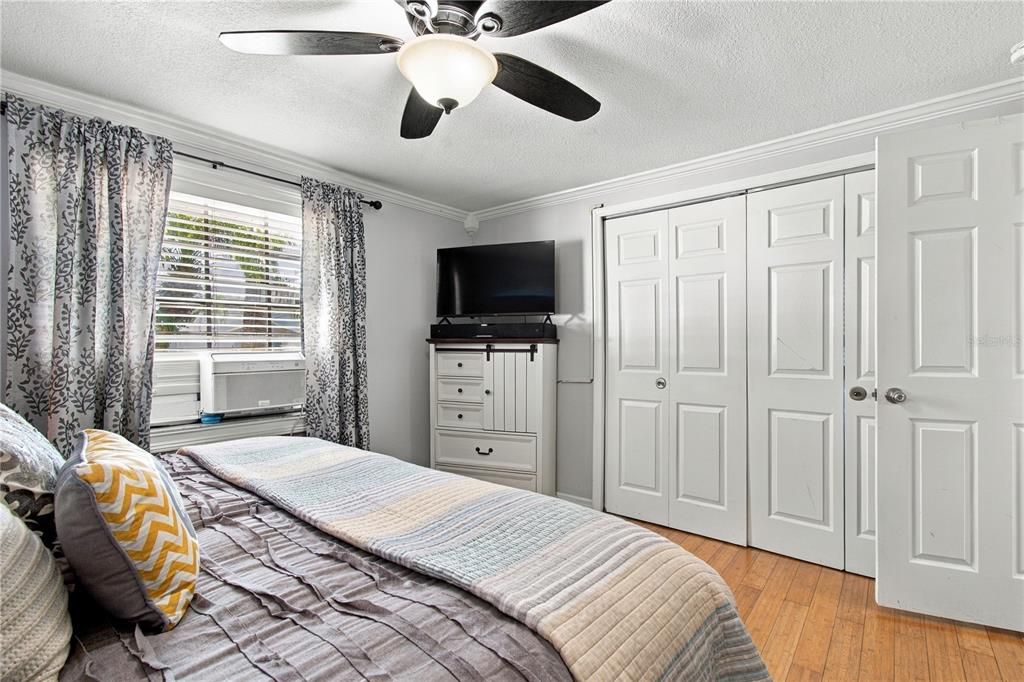 For Sale: $450,000 (3 beds, 2 baths, 1700 Square Feet)
