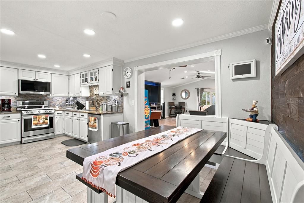 For Sale: $450,000 (3 beds, 2 baths, 1700 Square Feet)