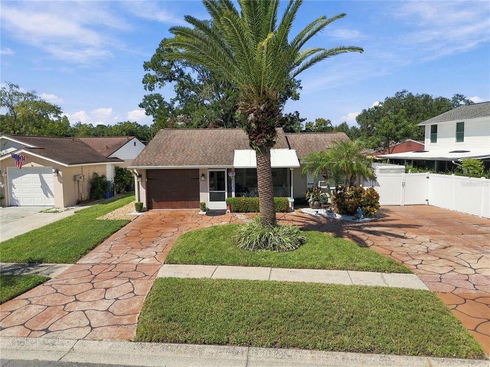 For Sale: $450,000 (3 beds, 2 baths, 1700 Square Feet)
