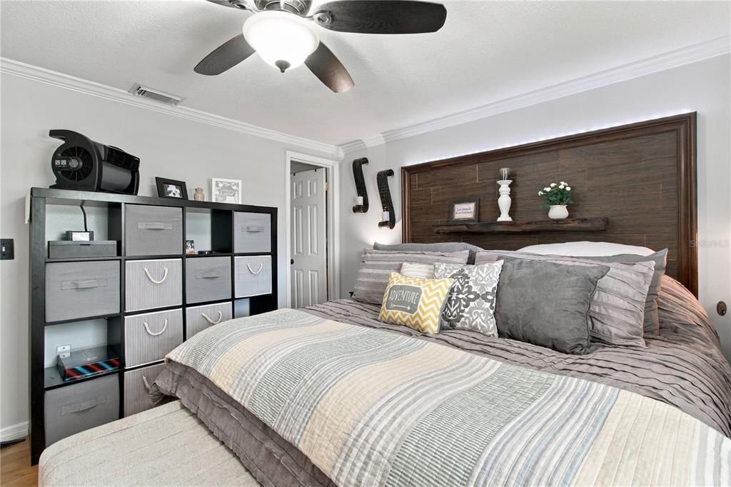 For Sale: $450,000 (3 beds, 2 baths, 1700 Square Feet)