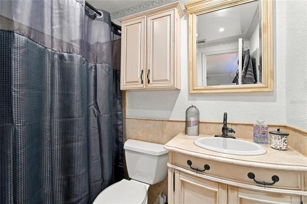 For Sale: $450,000 (3 beds, 2 baths, 1700 Square Feet)