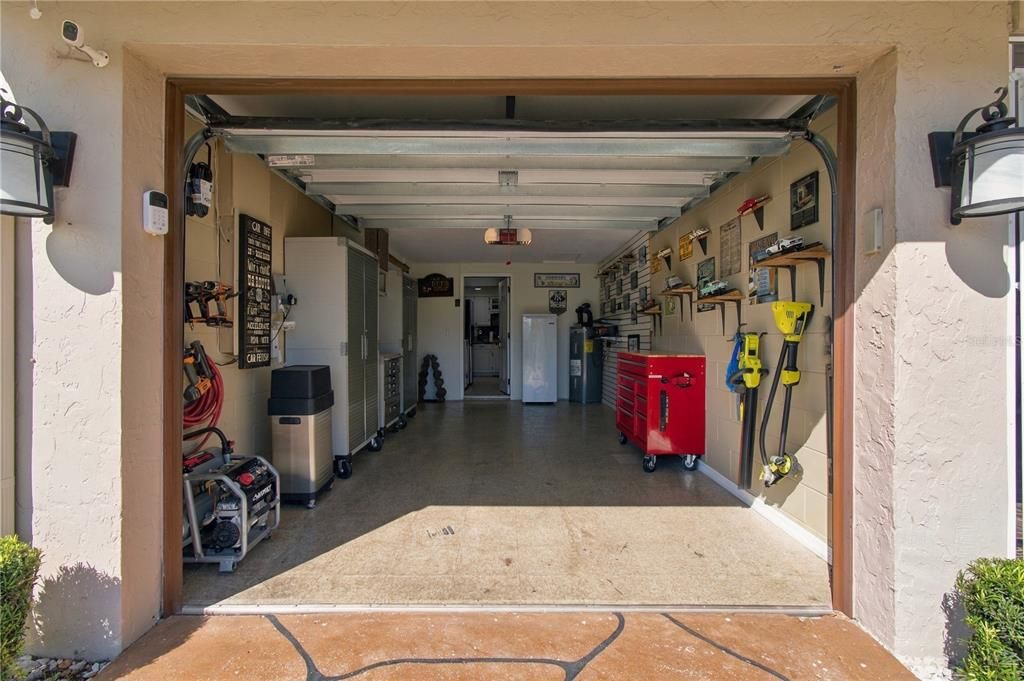For Sale: $450,000 (3 beds, 2 baths, 1700 Square Feet)