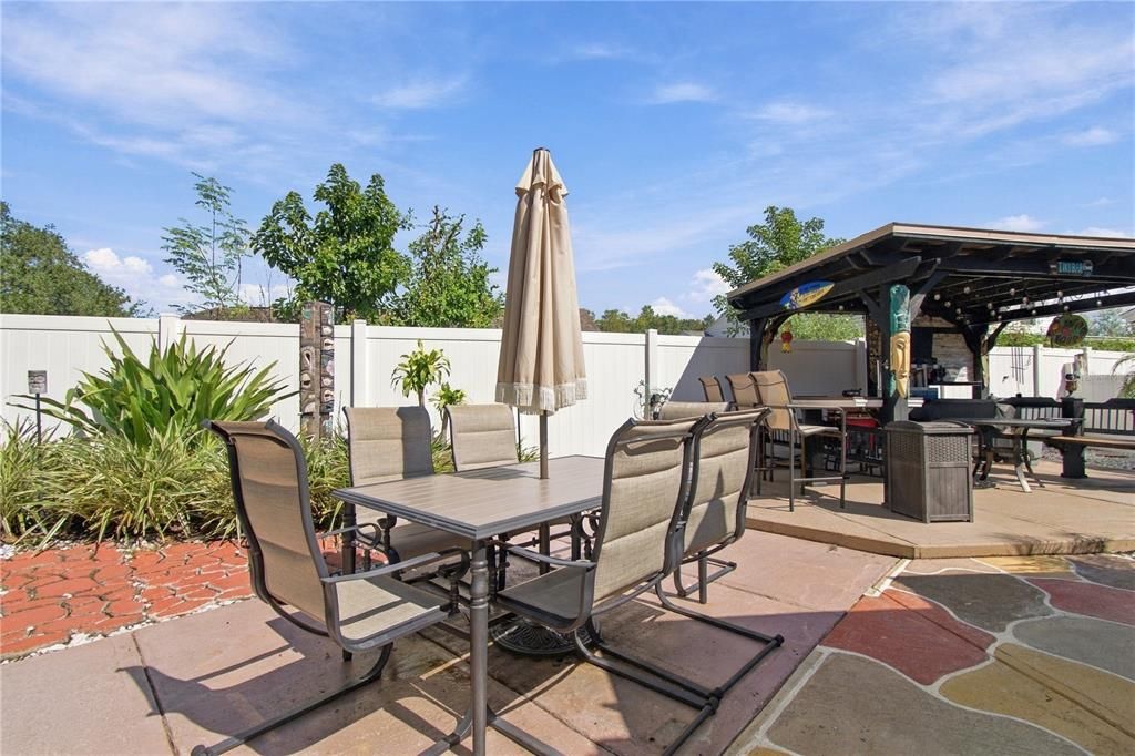 For Sale: $450,000 (3 beds, 2 baths, 1700 Square Feet)