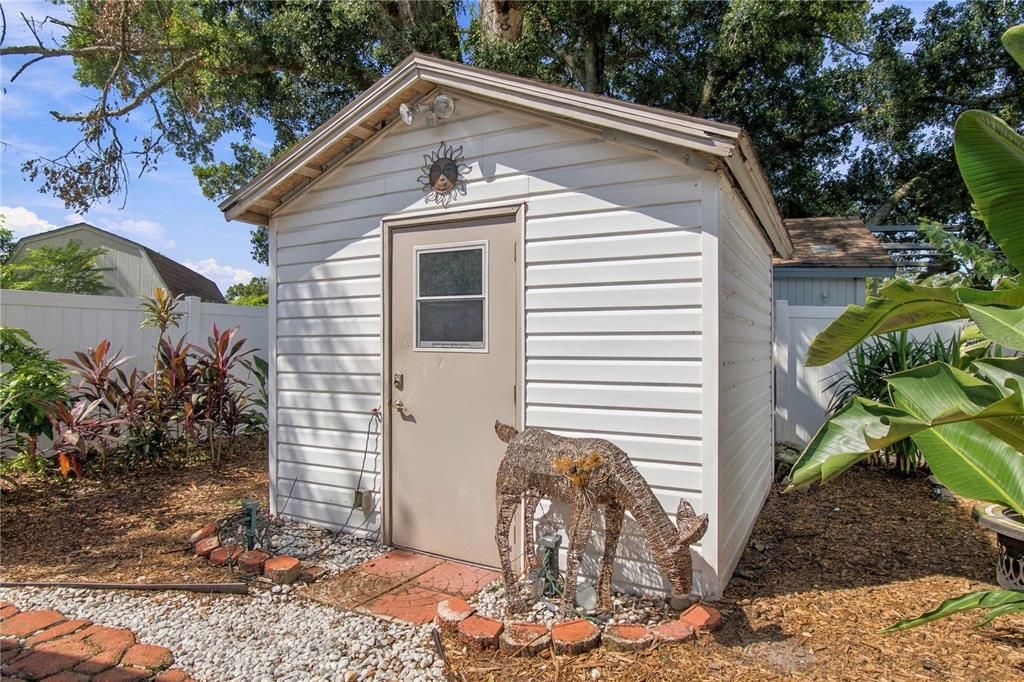 For Sale: $450,000 (3 beds, 2 baths, 1700 Square Feet)