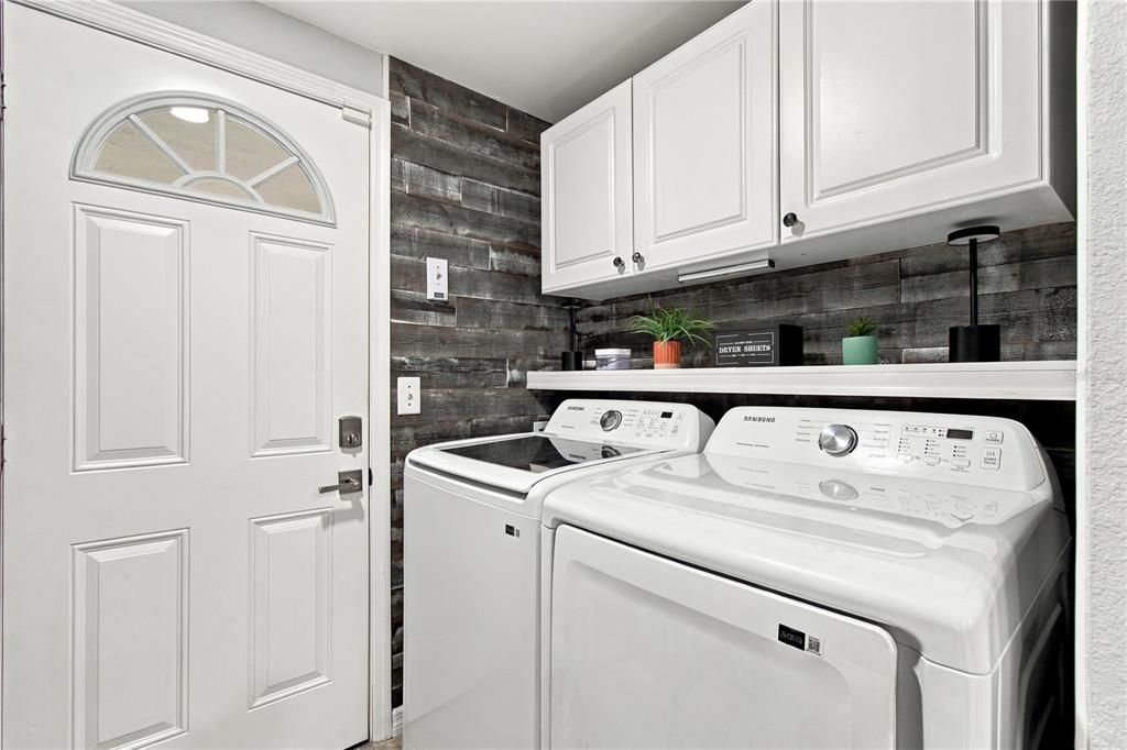 For Sale: $450,000 (3 beds, 2 baths, 1700 Square Feet)