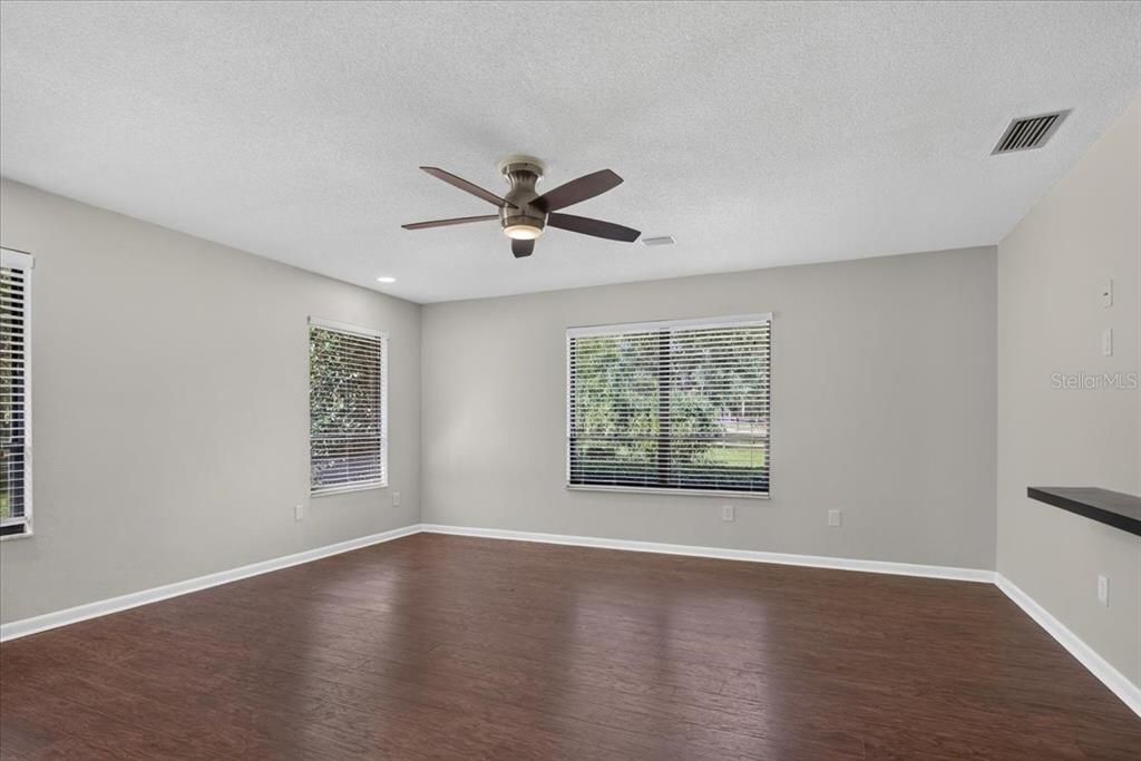 For Sale: $525,000 (2 beds, 2 baths, 1814 Square Feet)