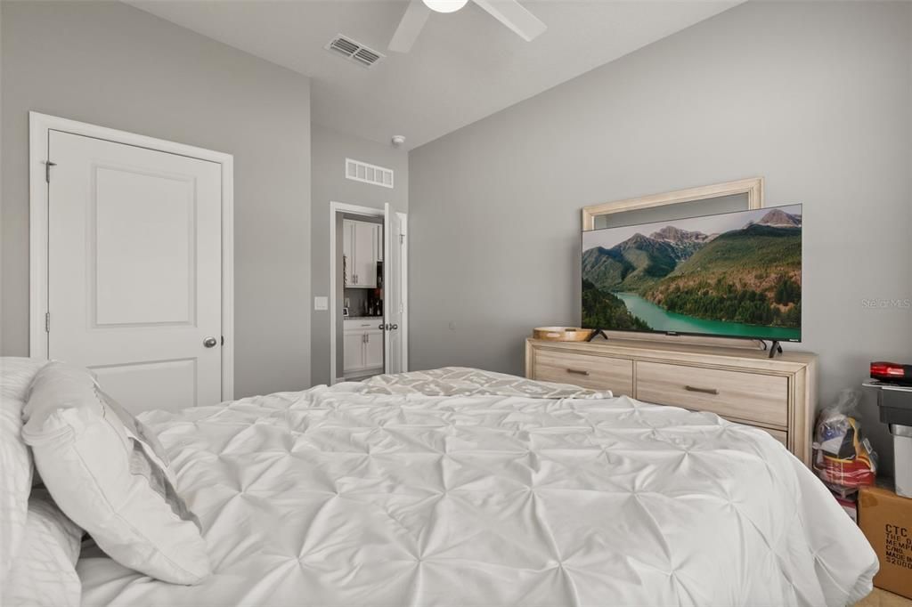 En Venta: $449,000 (4 camas, 3 baños, 2870 Pies cuadrados)