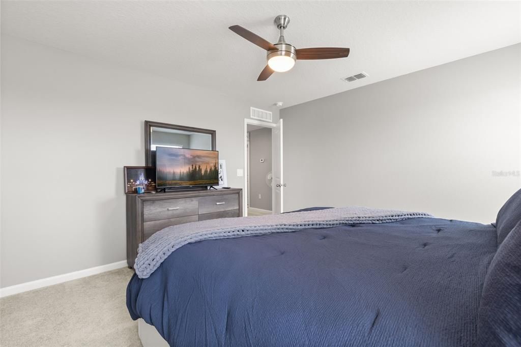 En Venta: $449,000 (4 camas, 3 baños, 2870 Pies cuadrados)
