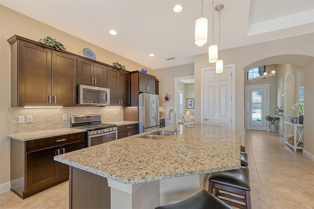 En Venta: $849,900 (3 camas, 2 baños, 2039 Pies cuadrados)