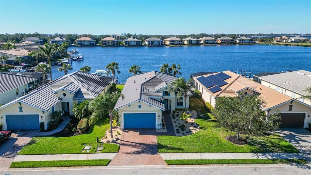 En Venta: $849,900 (3 camas, 2 baños, 2039 Pies cuadrados)