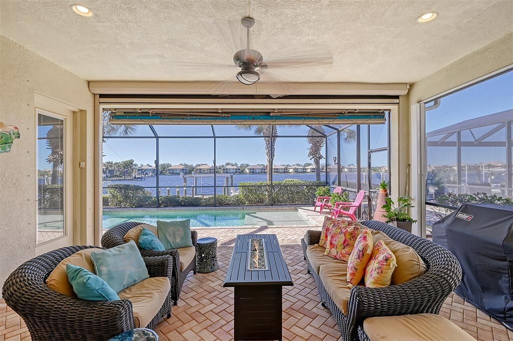 En Venta: $849,900 (3 camas, 2 baños, 2039 Pies cuadrados)