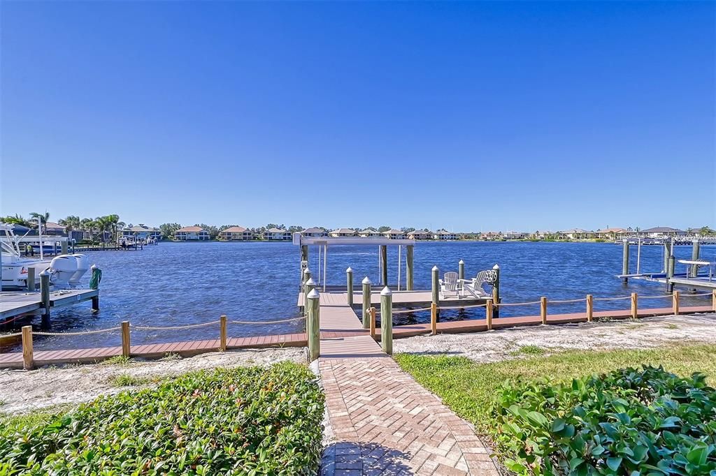 En Venta: $849,900 (3 camas, 2 baños, 2039 Pies cuadrados)