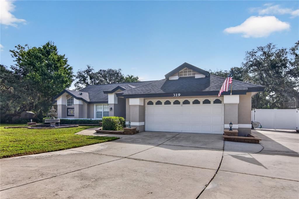 For Sale: $805,000 (4 beds, 3 baths, 2565 Square Feet)