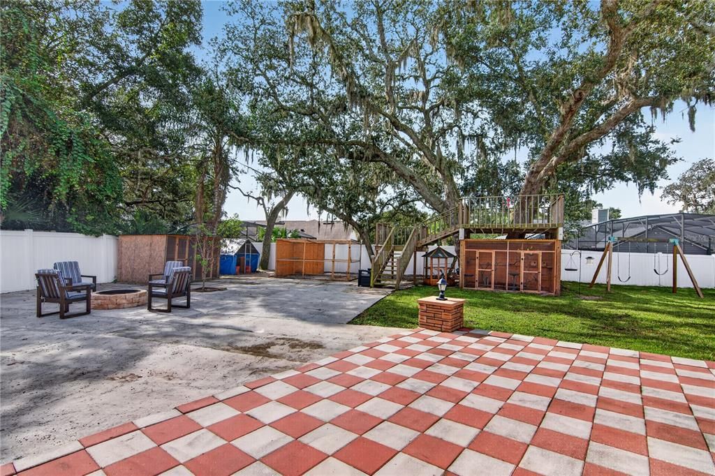For Sale: $805,000 (4 beds, 3 baths, 2565 Square Feet)
