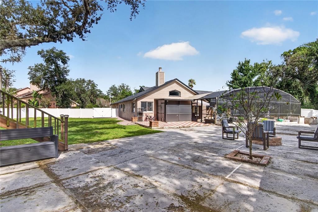 For Sale: $805,000 (4 beds, 3 baths, 2565 Square Feet)
