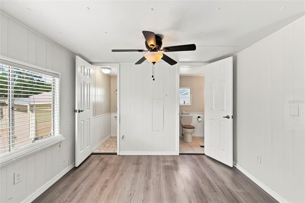For Sale: $109,000 (1 beds, 1 baths, 844 Square Feet)