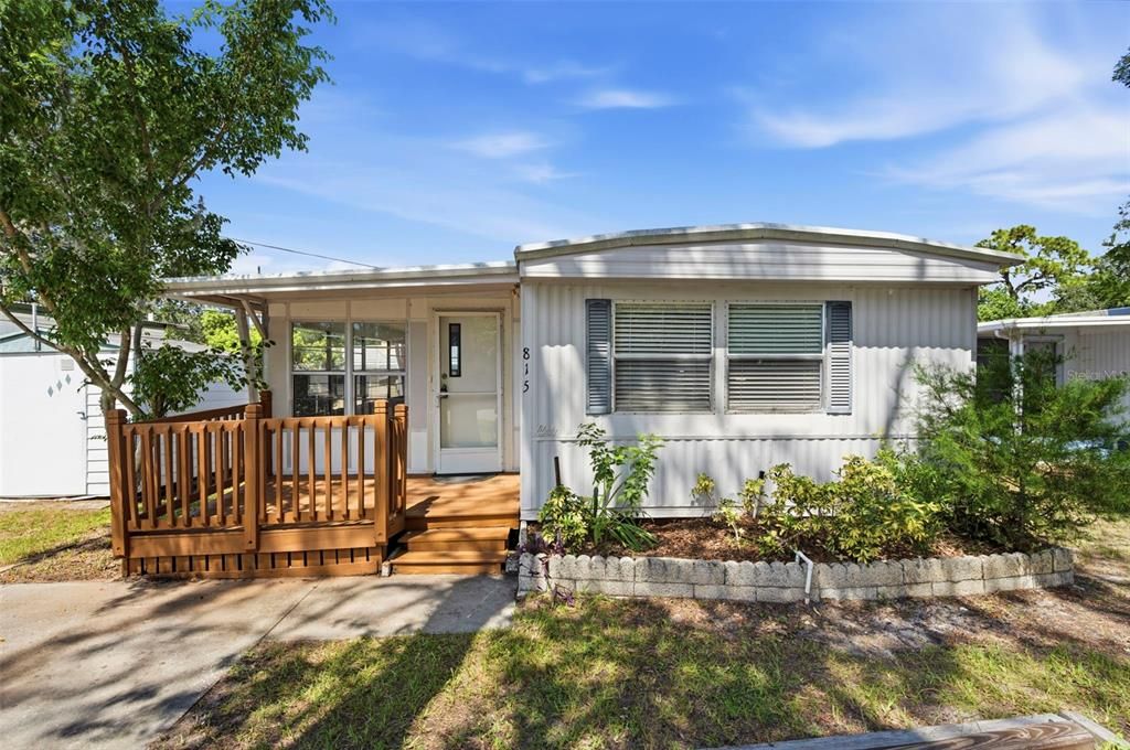 For Sale: $109,000 (1 beds, 1 baths, 844 Square Feet)