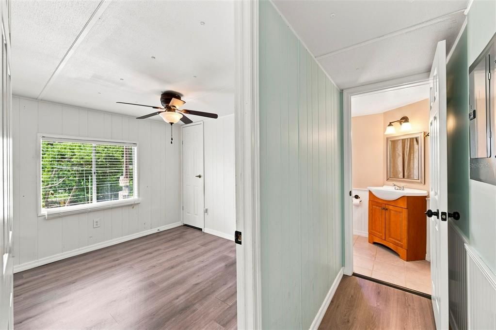 For Sale: $109,000 (1 beds, 1 baths, 844 Square Feet)