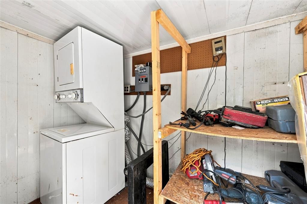 For Sale: $109,000 (1 beds, 1 baths, 844 Square Feet)
