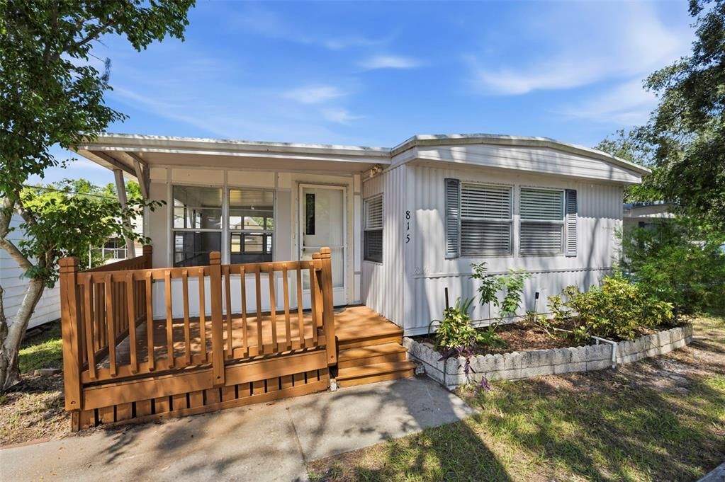 For Sale: $109,000 (1 beds, 1 baths, 844 Square Feet)