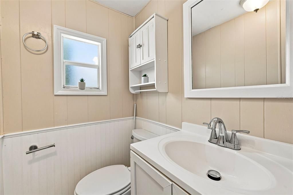 For Sale: $109,000 (1 beds, 1 baths, 844 Square Feet)