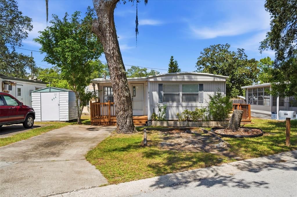 For Sale: $109,000 (1 beds, 1 baths, 844 Square Feet)