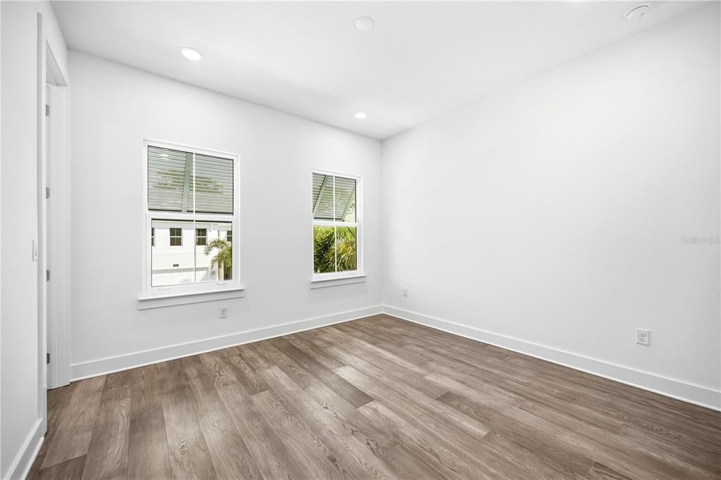 Active With Contract: $799,000 (3 beds, 3 baths, 2172 Square Feet)