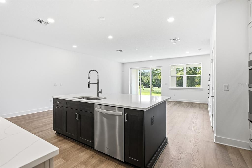 Active With Contract: $799,000 (3 beds, 3 baths, 2172 Square Feet)