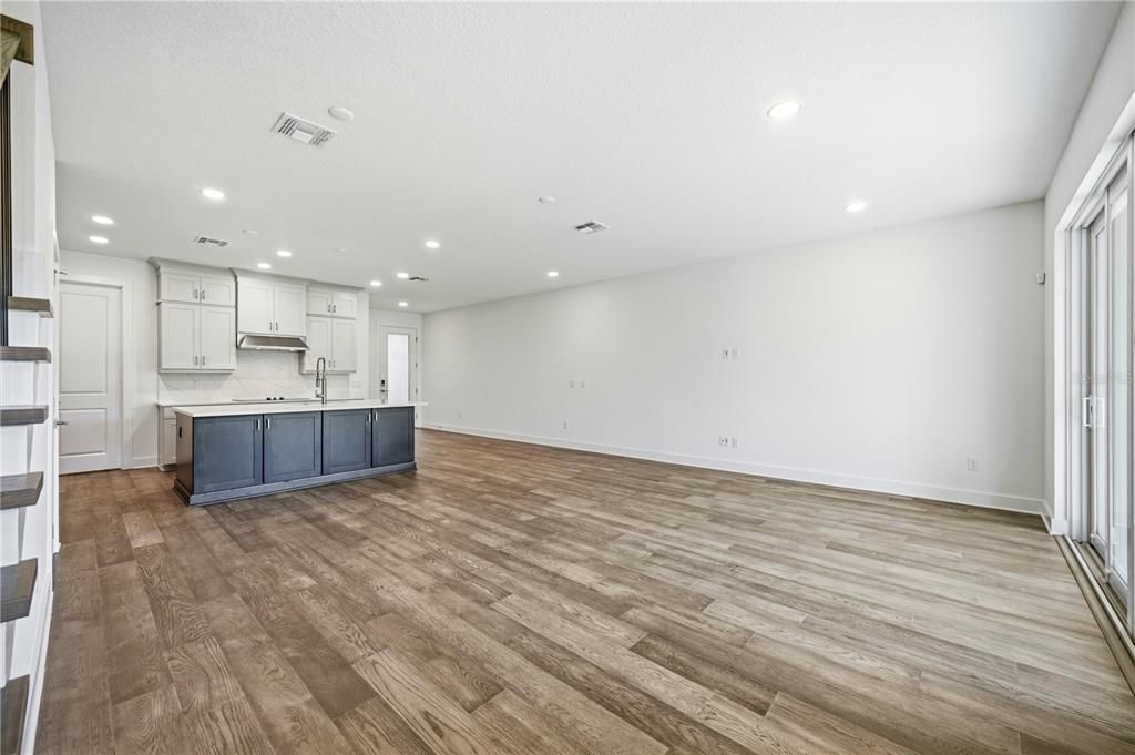 Active With Contract: $799,000 (3 beds, 3 baths, 2172 Square Feet)