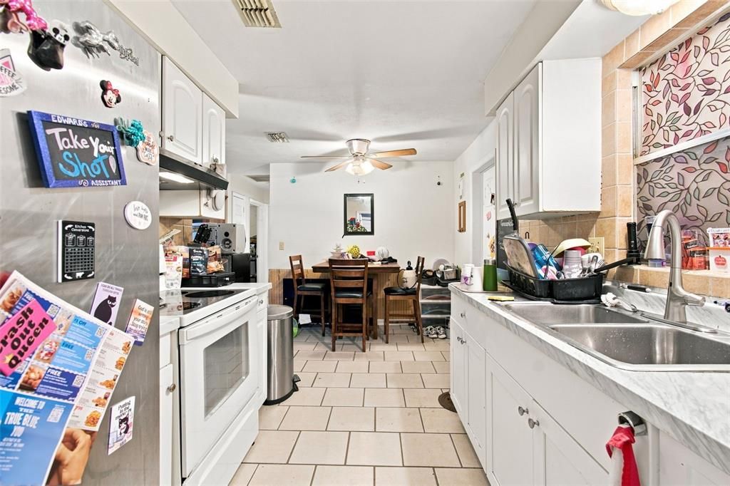На продажу: $139,000 (2 спален, 1 ванн, 936 Квадратных фут)