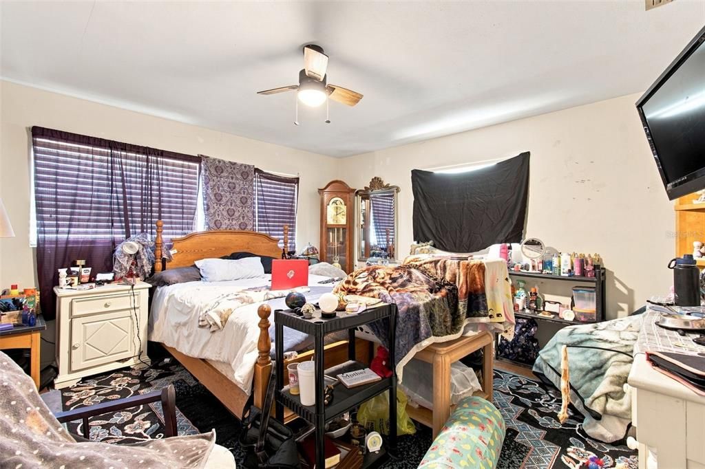 На продажу: $139,000 (2 спален, 1 ванн, 936 Квадратных фут)