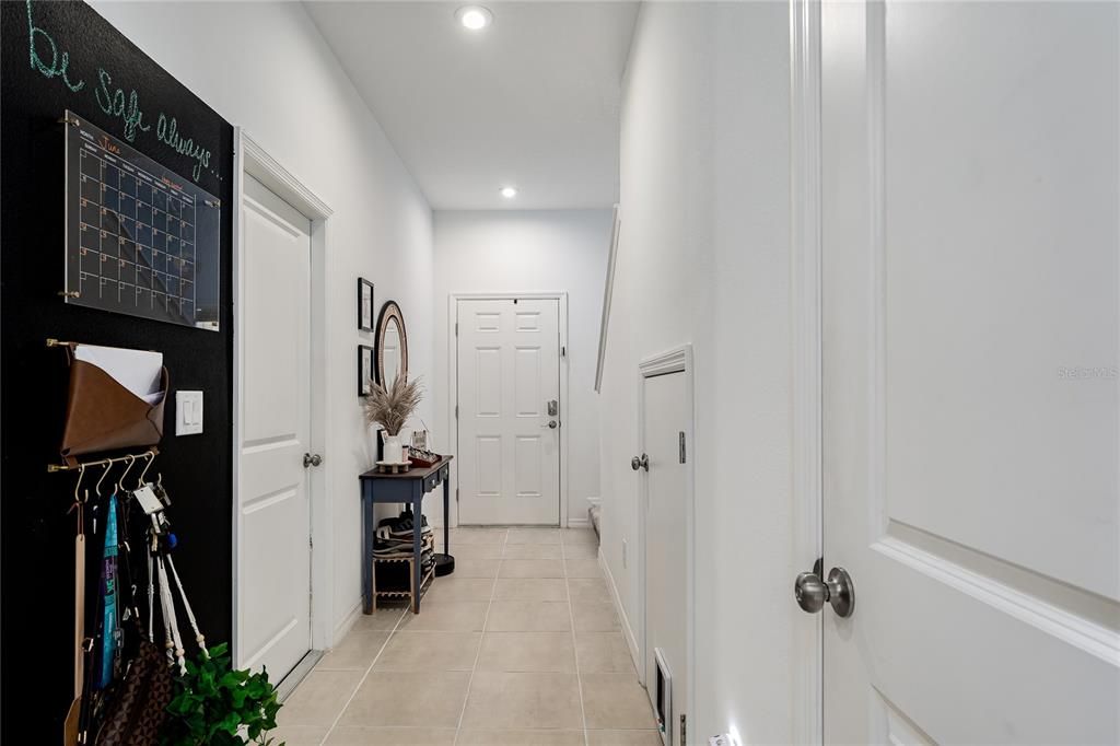 For Rent: $2,300 (3 beds, 2 baths, 1407 Square Feet)