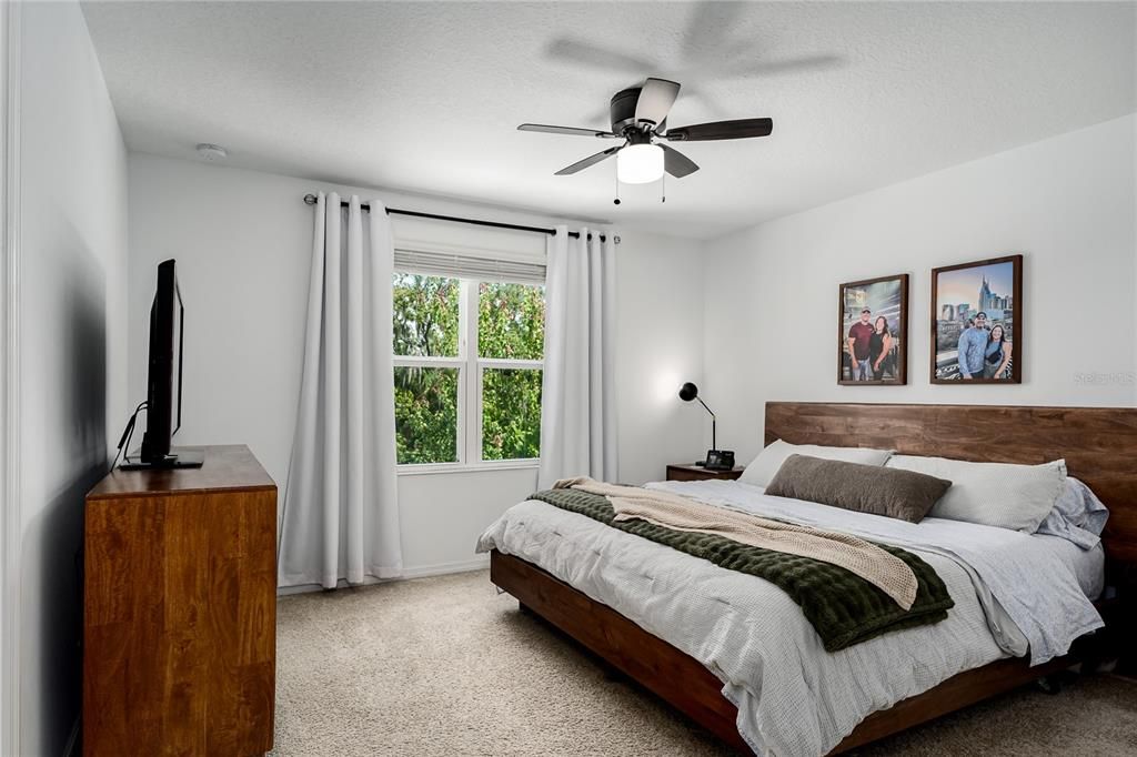 For Rent: $2,300 (3 beds, 2 baths, 1407 Square Feet)