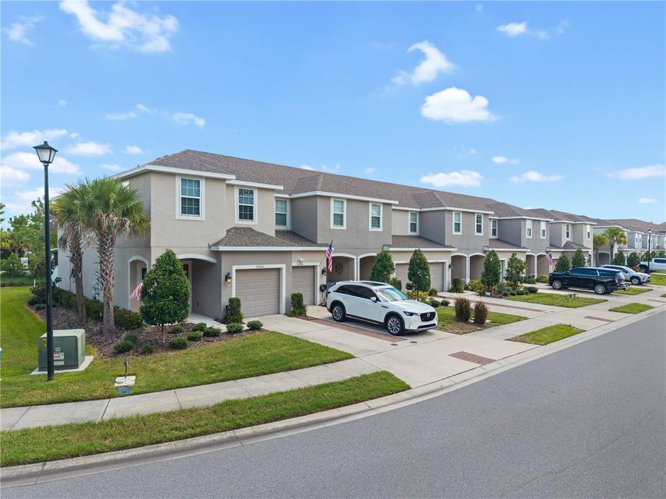 For Rent: $2,300 (3 beds, 2 baths, 1407 Square Feet)