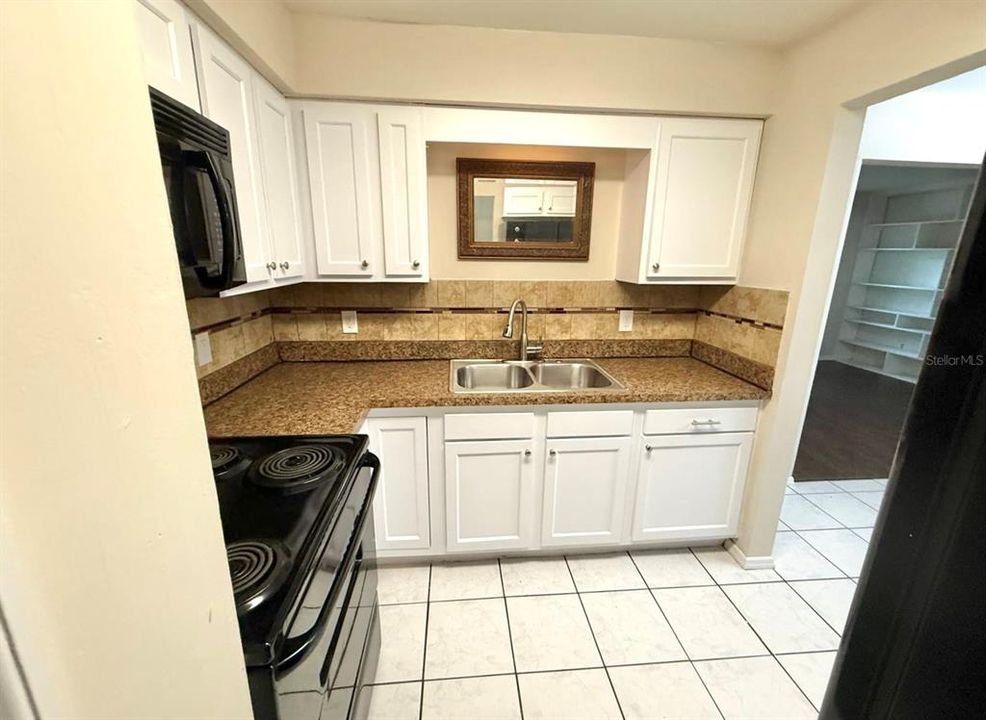 For Sale: $290,000 (3 beds, 2 baths, 1696 Square Feet)