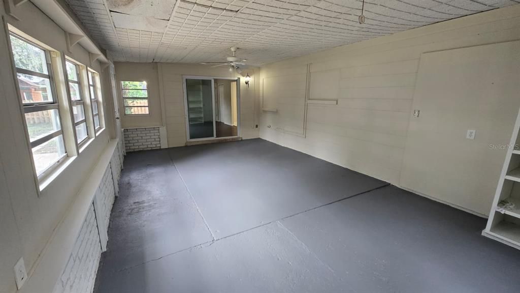 For Sale: $290,000 (3 beds, 2 baths, 1696 Square Feet)