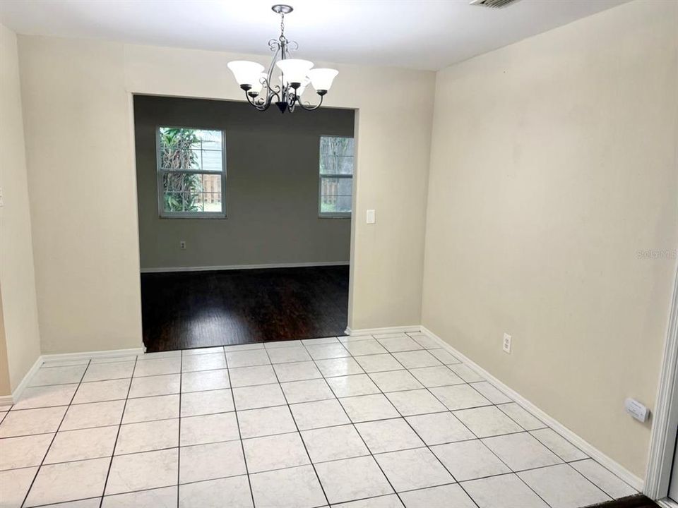 For Sale: $290,000 (3 beds, 2 baths, 1696 Square Feet)