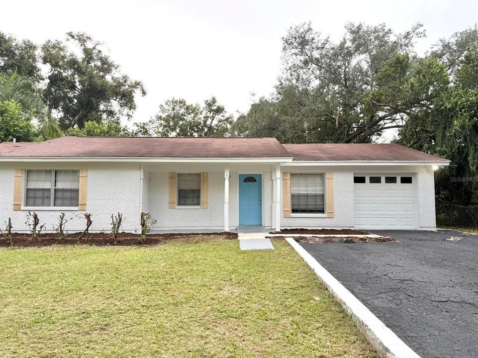 For Sale: $290,000 (3 beds, 2 baths, 1696 Square Feet)
