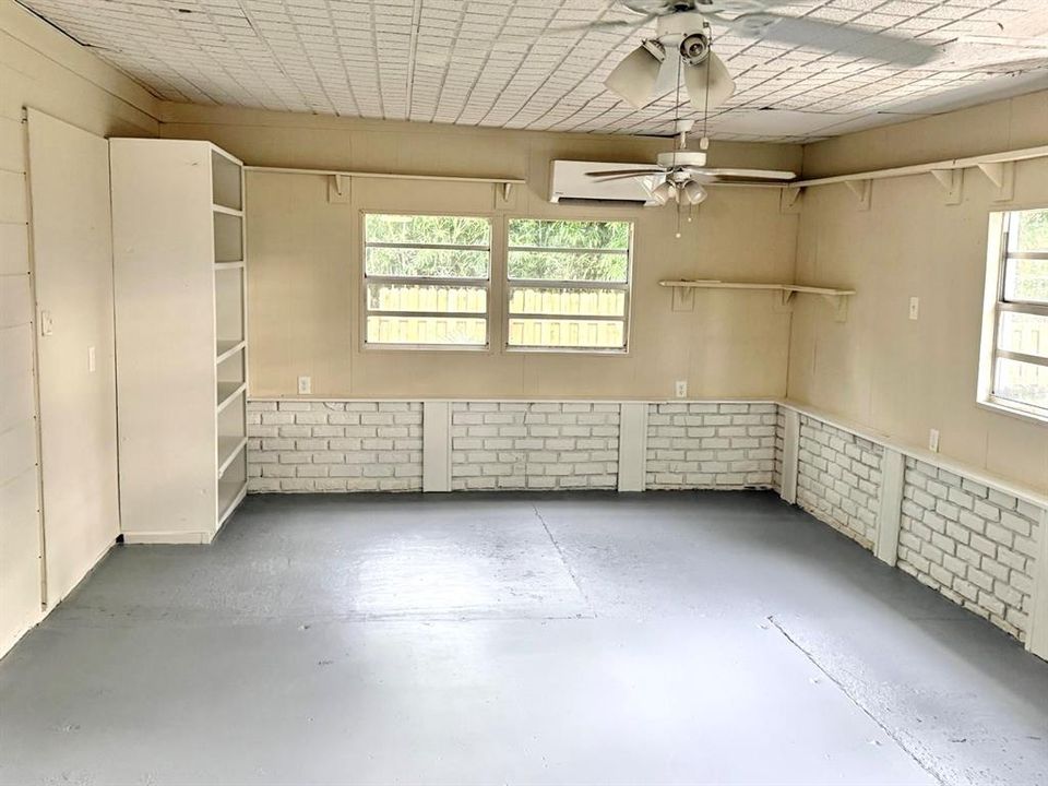 For Sale: $290,000 (3 beds, 2 baths, 1696 Square Feet)