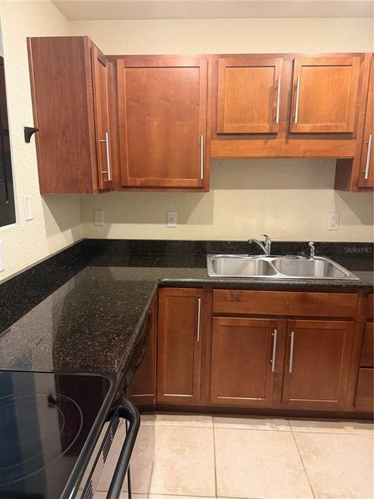 For Sale: $120,000 (1 beds, 1 baths, 825 Square Feet)