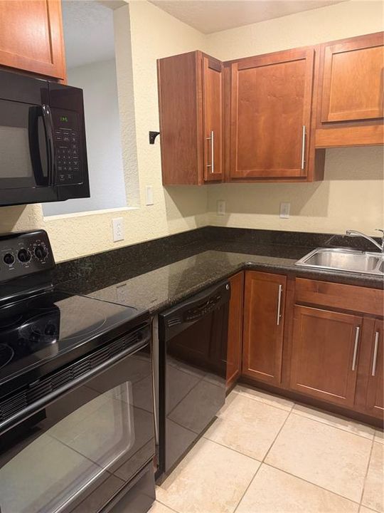 For Sale: $120,000 (1 beds, 1 baths, 825 Square Feet)