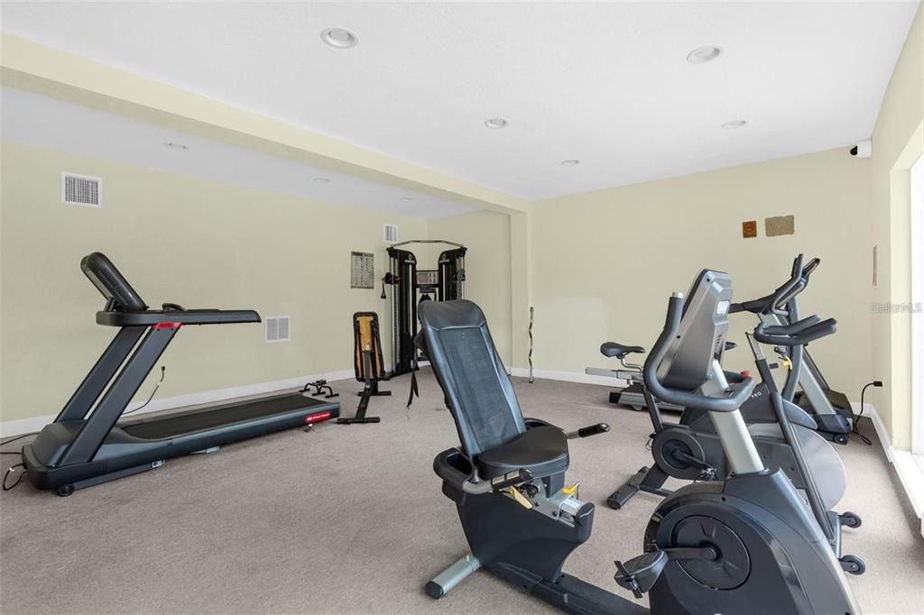 For Sale: $120,000 (1 beds, 1 baths, 825 Square Feet)