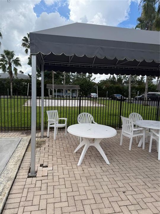 For Sale: $120,000 (1 beds, 1 baths, 825 Square Feet)