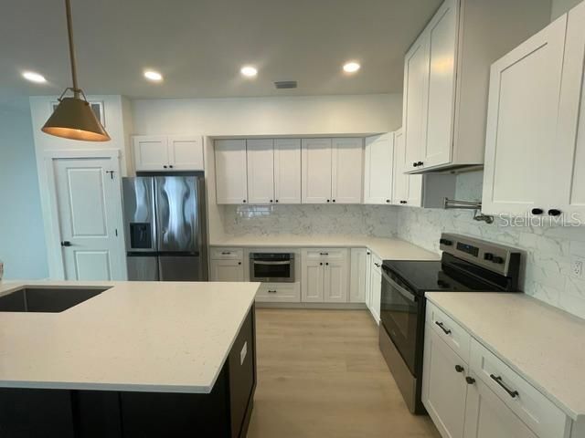 В аренду: $5,900 (4 спален, 4 ванн, 3006 Квадратных фут)