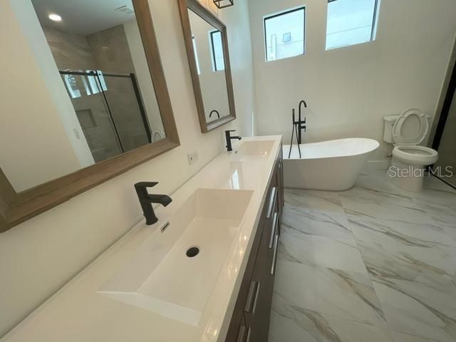 В аренду: $5,900 (4 спален, 4 ванн, 3006 Квадратных фут)