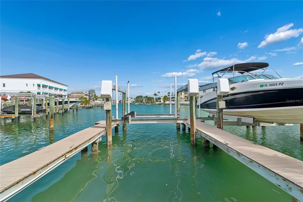 For Sale: $999,800 (3 beds, 2 baths, 2448 Square Feet)